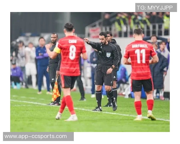 蓉城主场迎战广岛三箭现场观众热情高涨人数达27836人