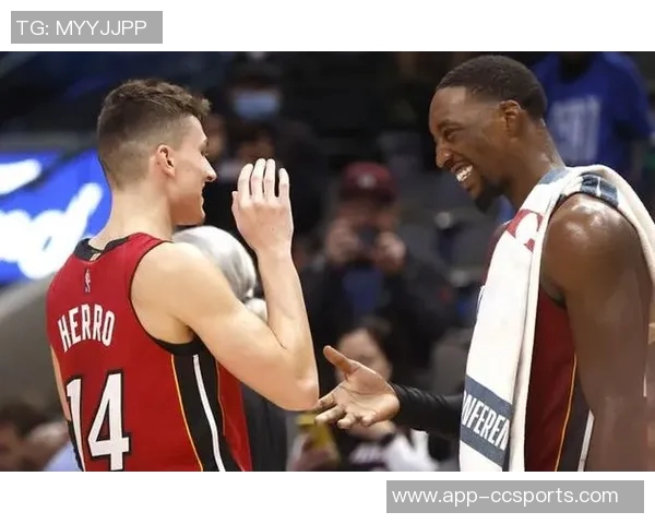 阿德巴约谈希罗复出表现称其三分出手低于预期 阿德巴约谈希罗复出表现称其三分出手低于预期